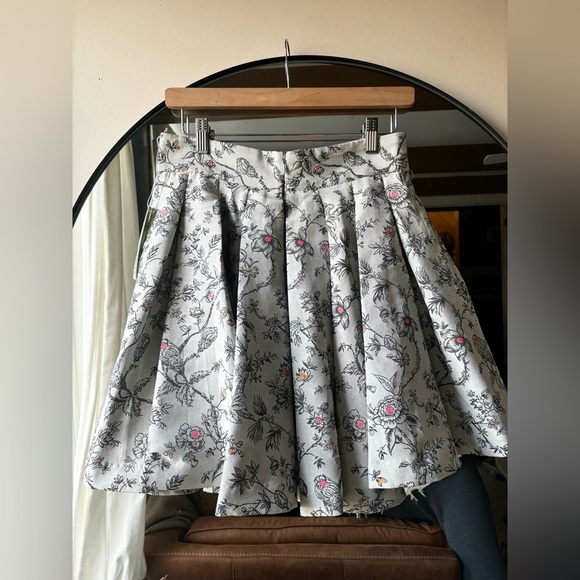 ALICE + OLIVIA | BNWT linen floral skirt | size 6 - Picture 5 of 8